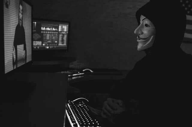 bilişim suçları pishing oltalama saldırısı dark web Ortak Ağlardaki Gizli Tehlike: Ortadaki Adam Saldırısı